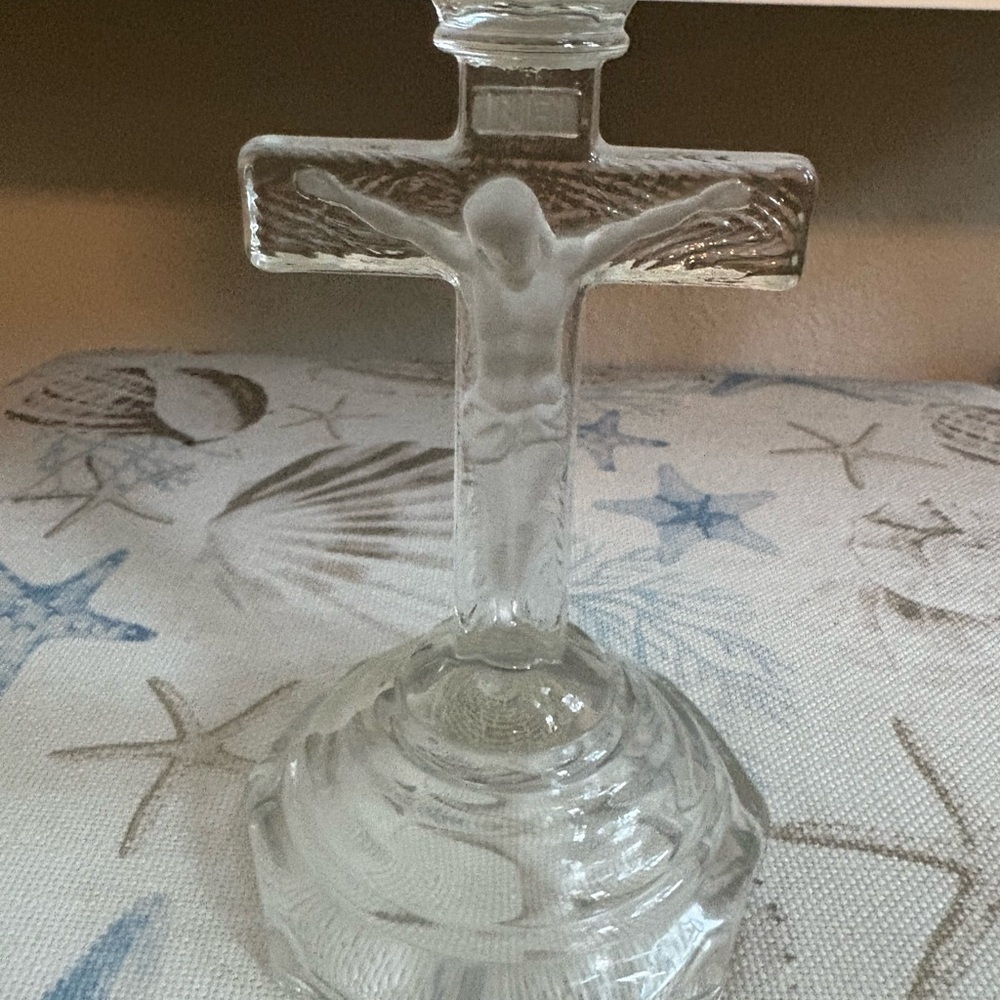 Elegant Clear Glass Crucifix Statue candle holder